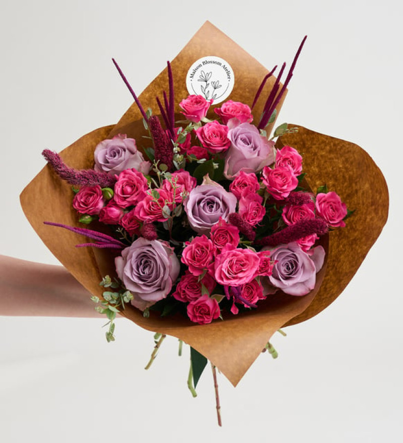 Kraft Bukette Pembe Çardak Gül ve Lila Gül